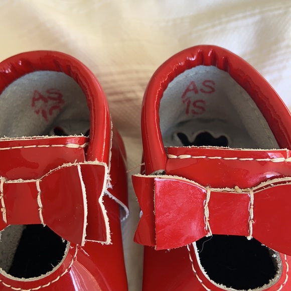 Freshly Picked Red Bow Moccasins ❤️ - Picture 3 of 5
